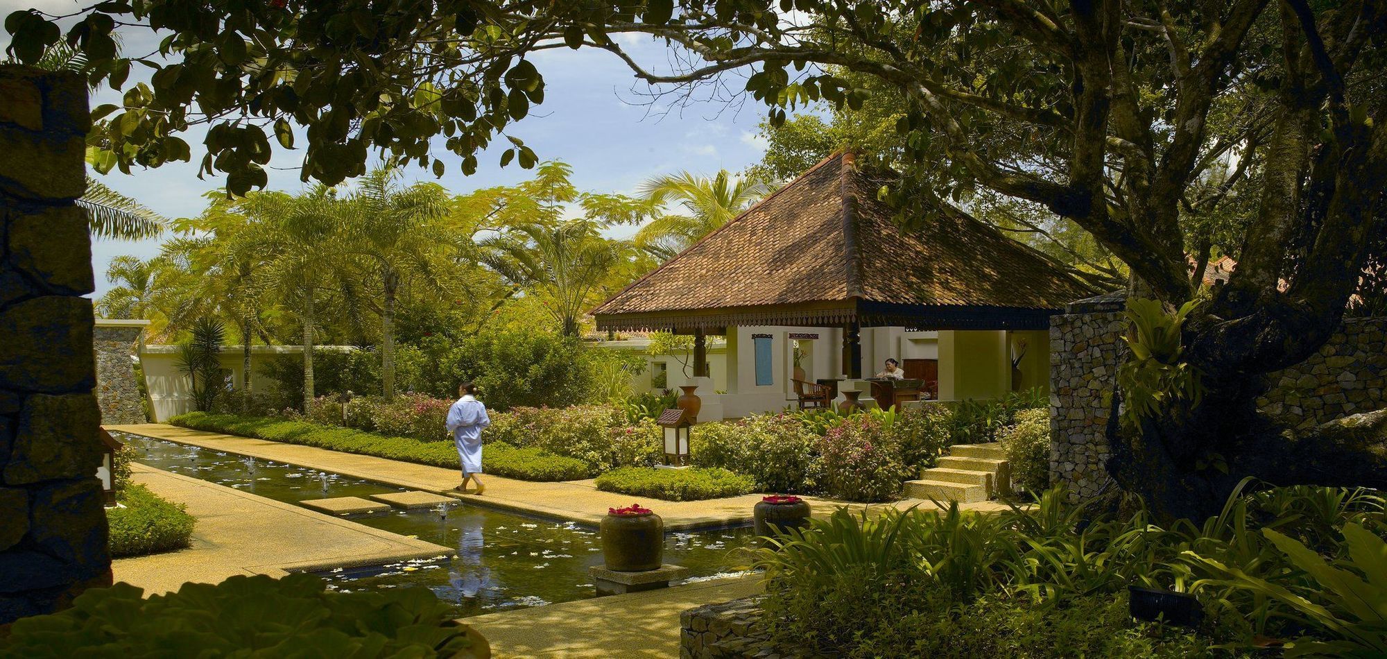 Tanjong Jara Resort, Terengganu - A Small Luxury Hotels Of The World Dungun Bagian luar foto The Banyan Tree Spa at the Banyan Tree Hotel, Phuket, Thailand