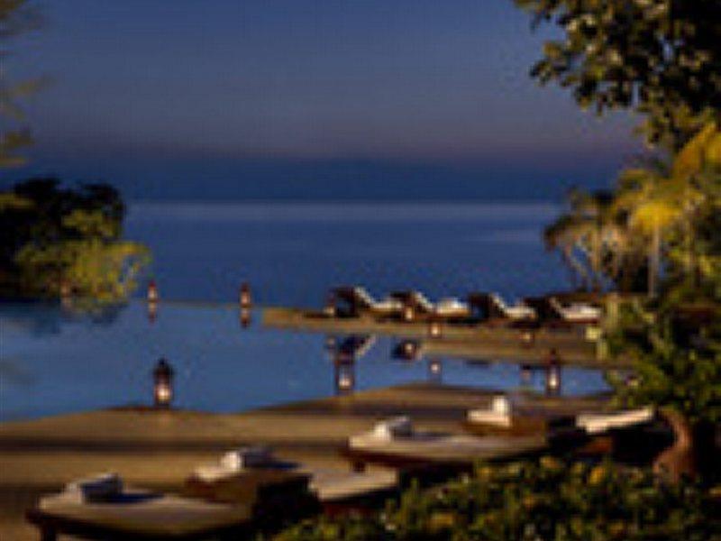 Tanjong Jara Resort, Terengganu - A Small Luxury Hotels Of The World Dungun Bagian luar foto View of the beach at the resort
