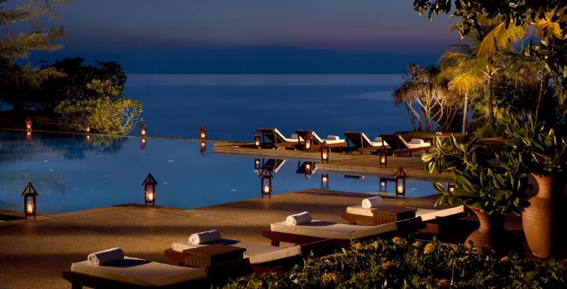 Tanjong Jara Resort, Terengganu - A Small Luxury Hotels Of The World Dungun Bagian luar foto The beach at the Four Seasons Resort