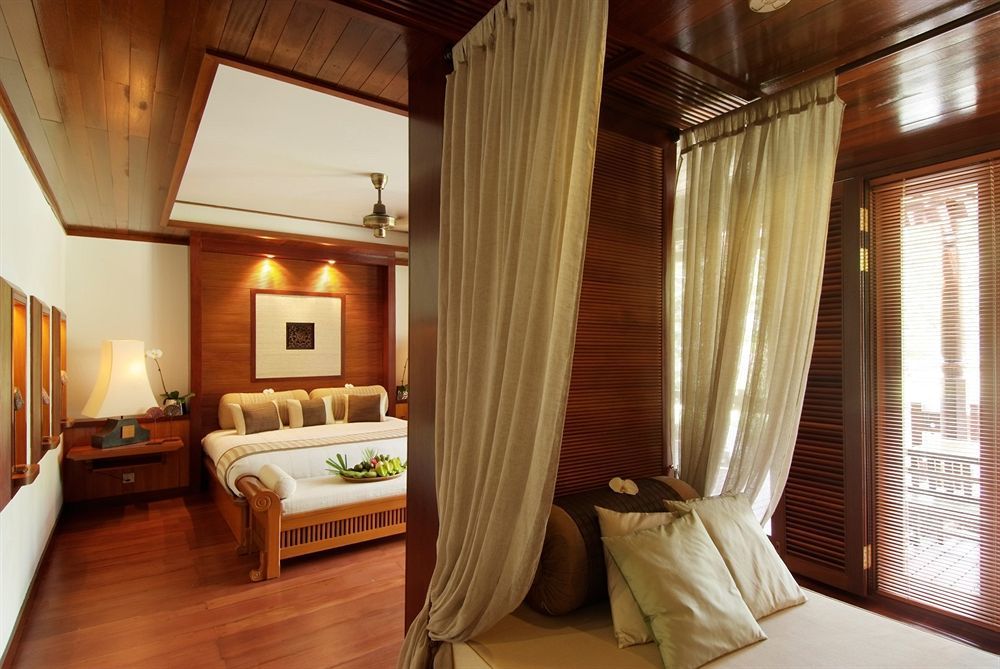 Tanjong Jara Resort, Terengganu - A Small Luxury Hotels Of The World Dungun Bagian luar foto A bedroom at the resort