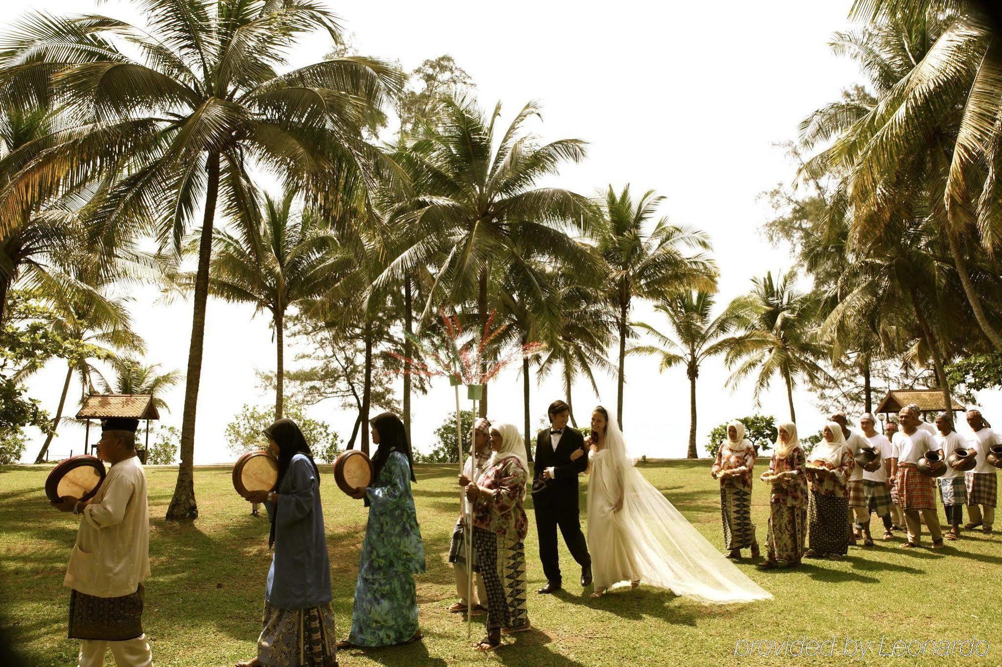 Tanjong Jara Resort, Terengganu - A Small Luxury Hotels Of The World Dungun Bagian luar foto A wedding in Fiji