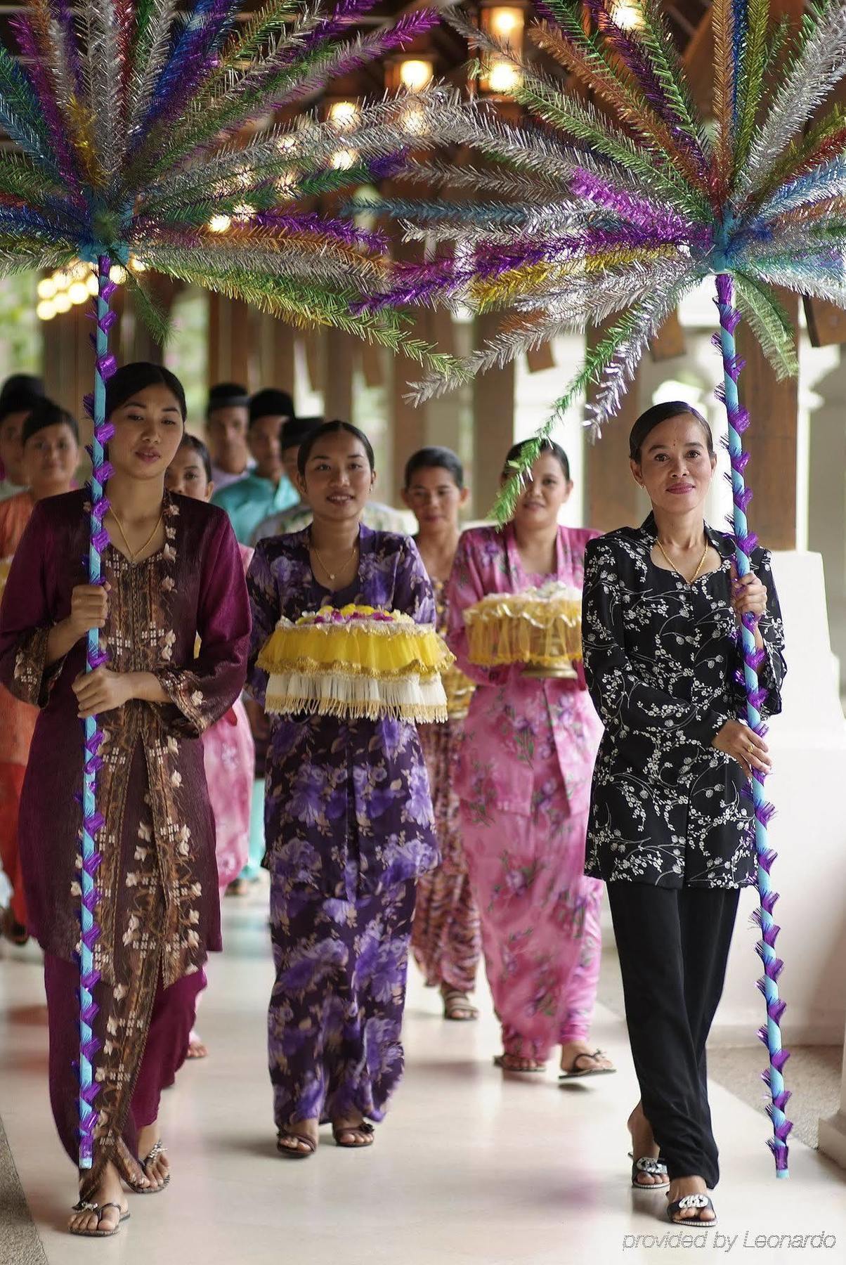 Tanjong Jara Resort, Terengganu - A Small Luxury Hotels Of The World Dungun Bagian luar foto A traditional Javanese wedding procession