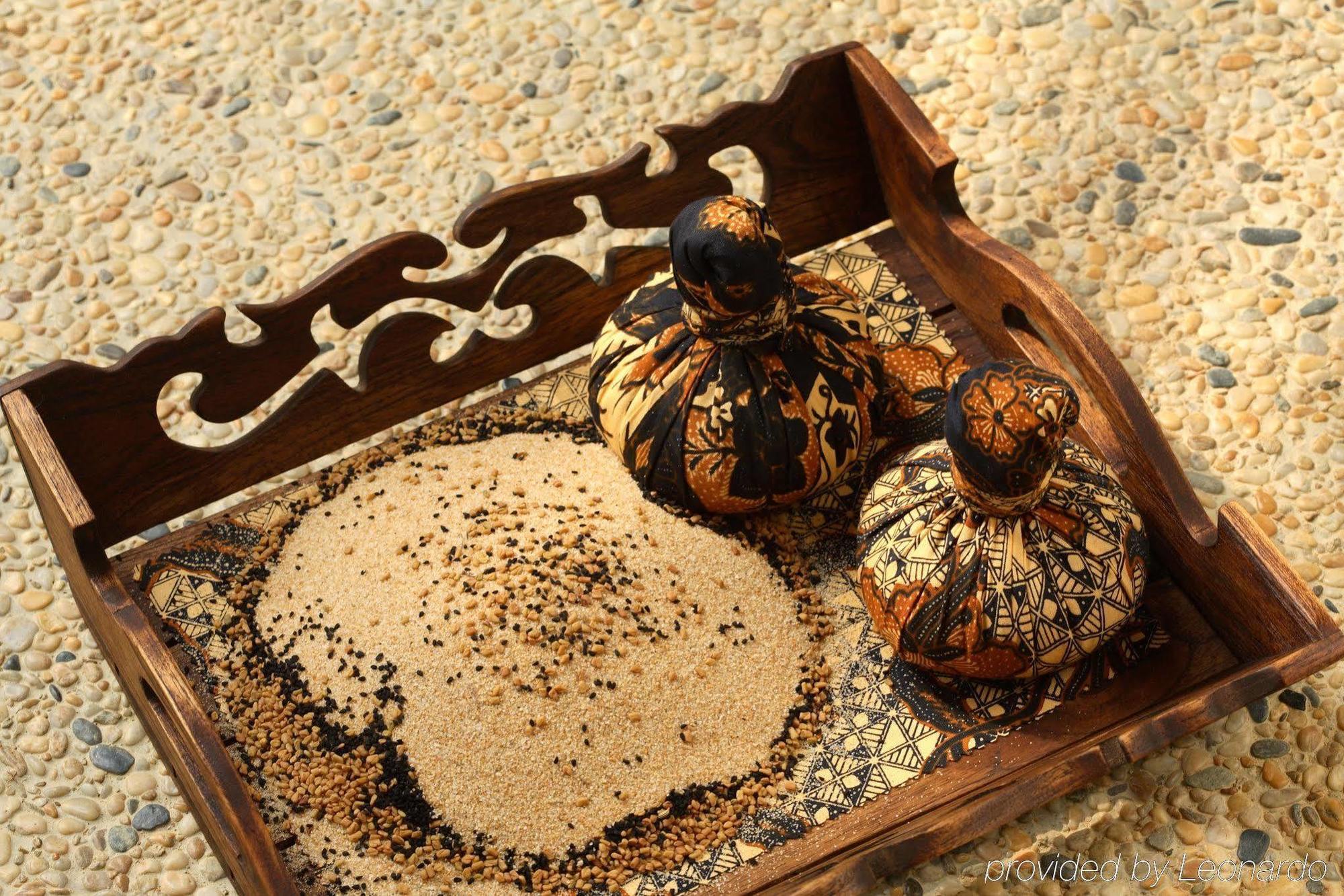 Tanjong Jara Resort, Terengganu - A Small Luxury Hotels Of The World Dungun Bagian luar foto A tray of sesame seeds and sesame oil