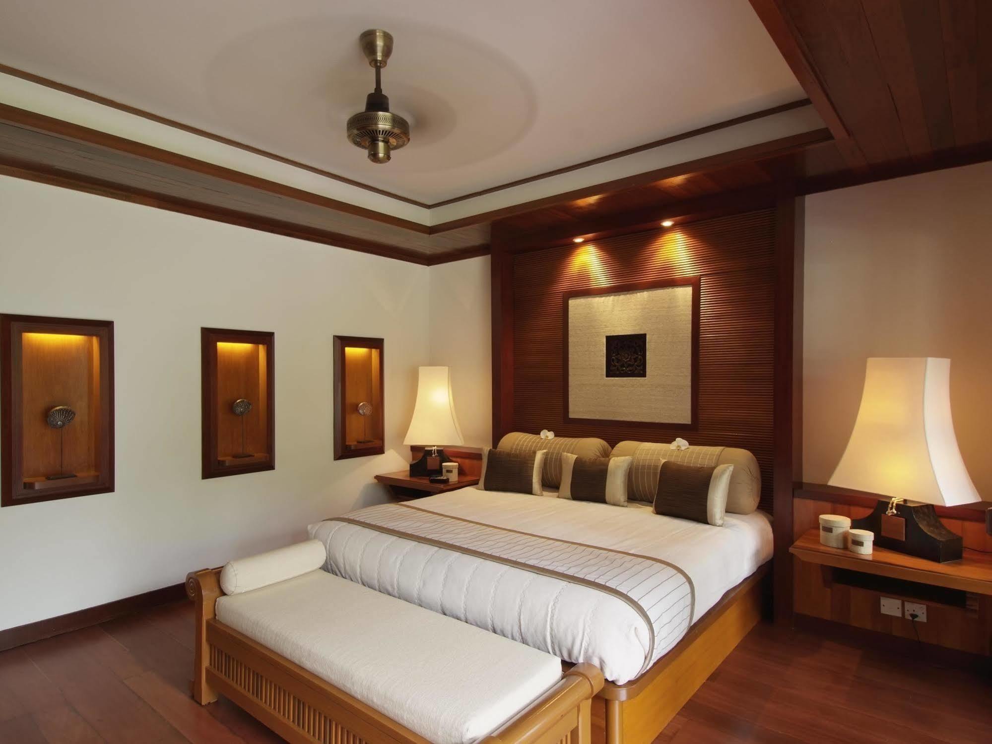 Tanjong Jara Resort, Terengganu - A Small Luxury Hotels Of The World Dungun Bagian luar foto A bedroom at the Taj Bengal